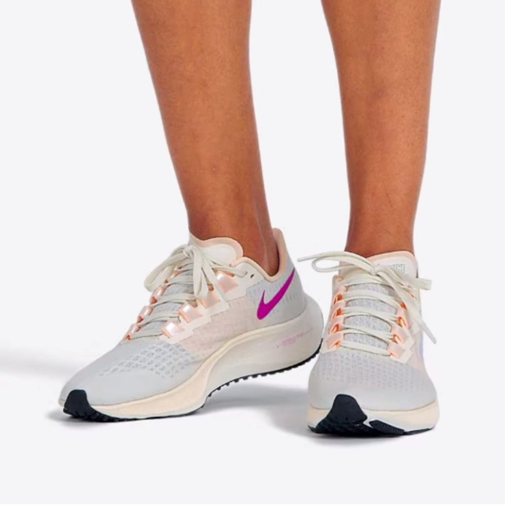 Nike Air Zoom Pegasus 37 (New! Only worn once)